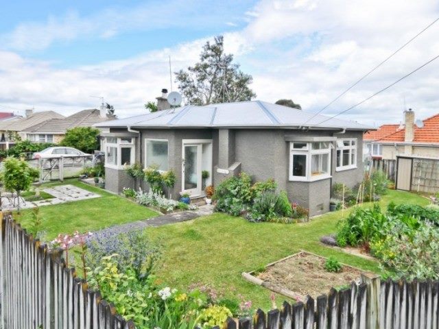 47 Matai Street, Maeroa, Hamilton - Carousel 1