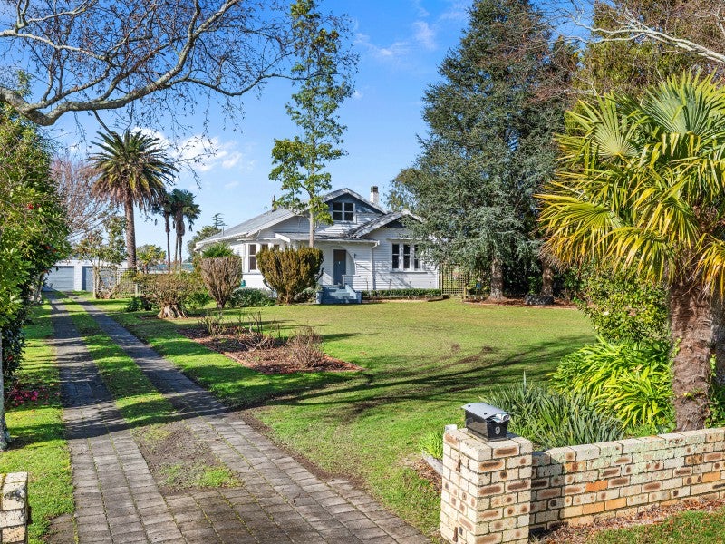 9 Gordon Avenue, Te Aroha, Te Aroha - Carousel 1