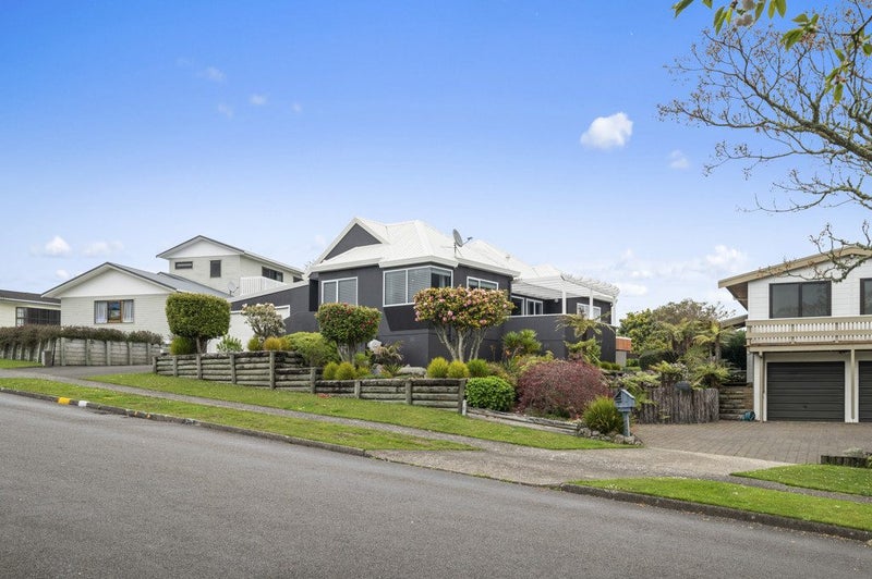 12 Aquarius Drive, Kawaha Point, Rotorua, Bay Of Plenty - Carousel 27