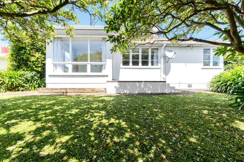 26 Upjohn Street, Brooklands, New Plymouth - Carousel 1