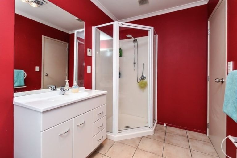 13 Cranmer Close, Rototuna North, Hamilton - Carousel 17