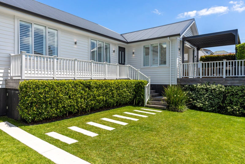 104A Kiwi Road, Point Chevalier, Auckland - Carousel 1
