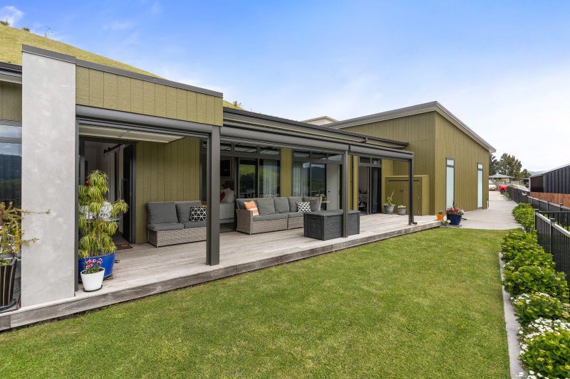 1 Rewarewa Rise, Whangamata - Carousel 1