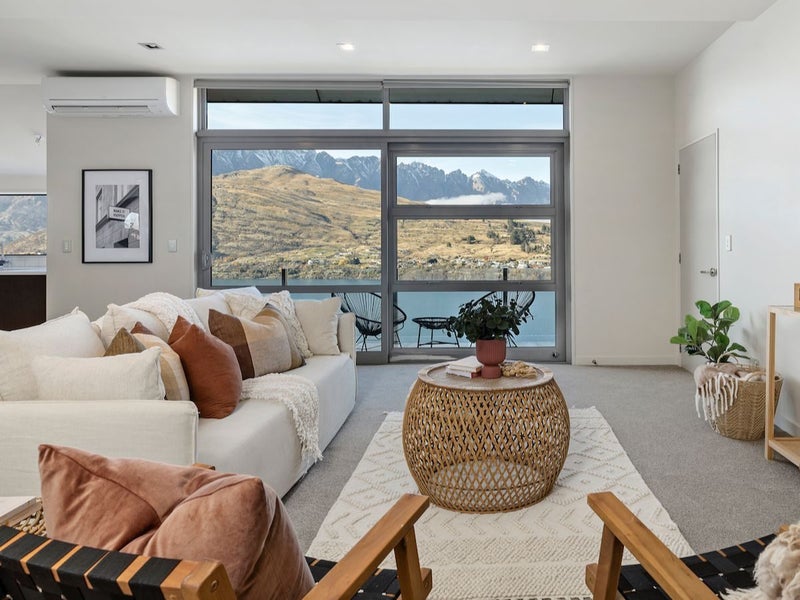 2/11 Gum Lane, Queenstown, Queenstown - Carousel 2