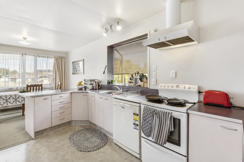 22 Michael Avenue, Dinsdale, Hamilton - Carousel 2