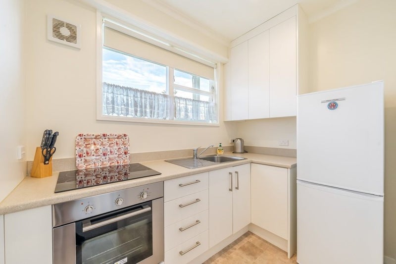 2/110 Muritai Road, Eastbourne, Lower Hutt - Carousel 2