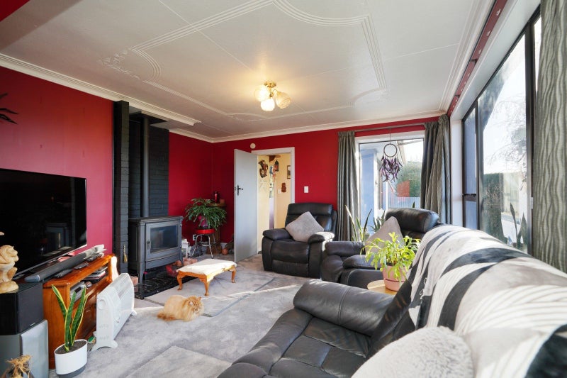 11 Lothian Crescent, Strathern, Invercargill - Carousel 2