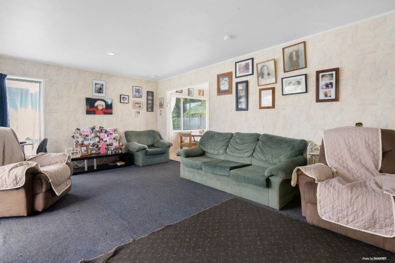 2/25A Tidal Road, Mangere, Auckland - Carousel 2