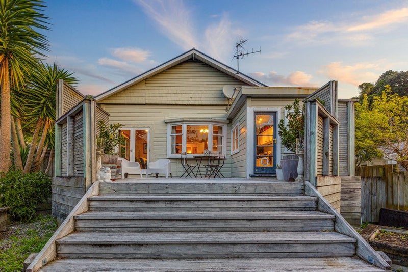 21 Paremata Crescent, Paremata, Porirua - Carousel 2