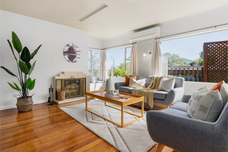 110 Cambridge Road, Hillcrest, Hamilton - Carousel 1