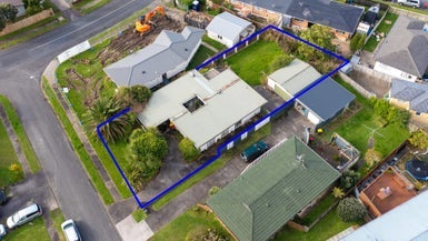 4 Raewyn Place, Pakuranga, Auckland - Carousel 1