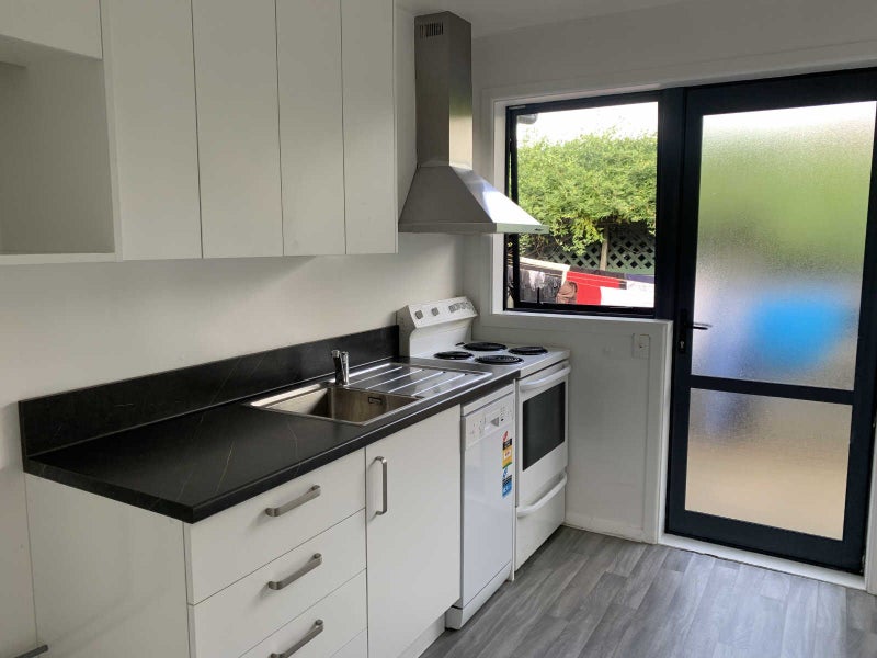 4/329 Selwyn Street, Addington, Christchurch - Carousel 2