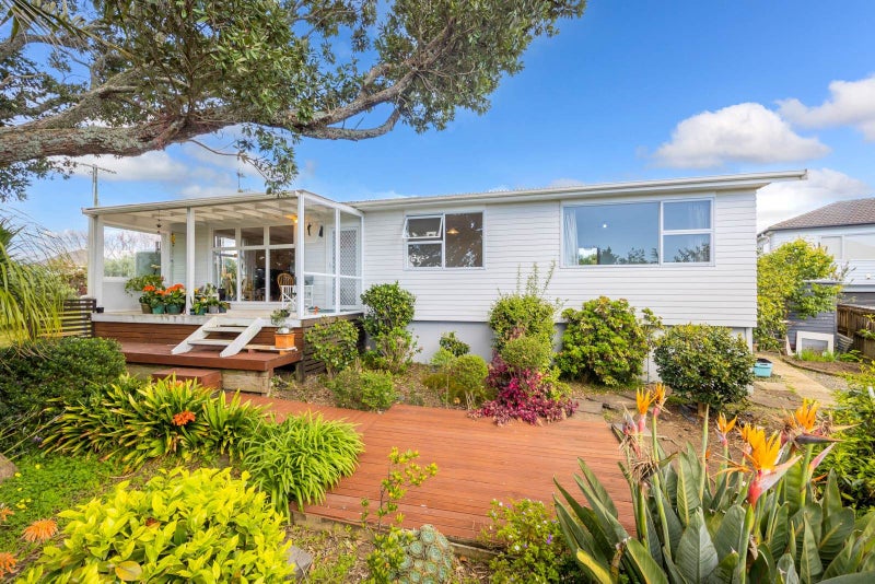 1/27 Raleigh Road, Northcote, Auckland - Carousel 1