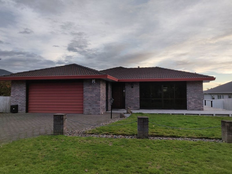 7 Silhouette Way, Western Heights, Hamilton - Carousel 8