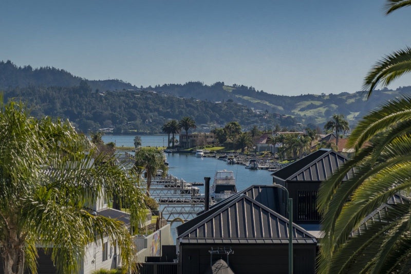 103 The Quay, Pauanui - Carousel 2