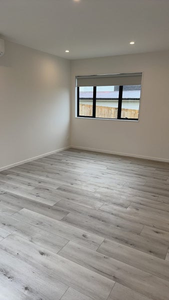 3 Sunrise Avenue, Murrays Bay, Auckland - Carousel 2