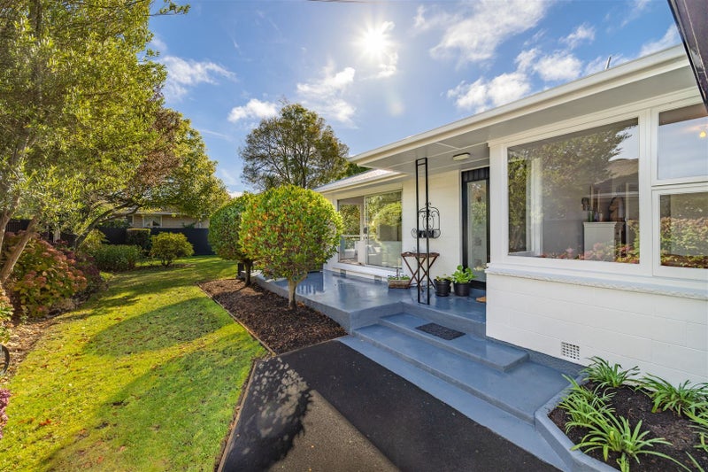 32 Rossiter Avenue, Redwood, Christchurch - Carousel 1