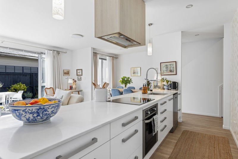 2/670 Ferry Road, Woolston, Christchurch - Carousel 2