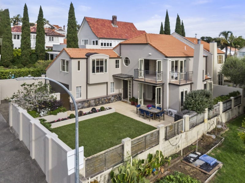 25 Taurarua Terrace, Parnell, Auckland - Carousel 1