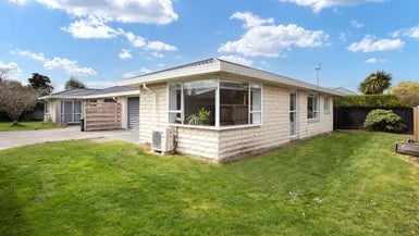 2/20 Sawyers Arms Road, Northcote, Christchurch - Carousel 1