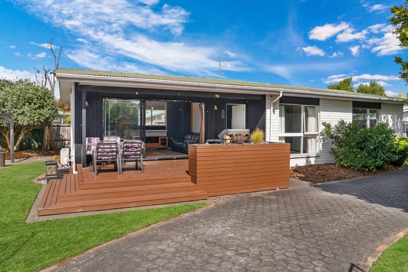 39 Orrick Crescent, Avondale, Christchurch - Carousel 1