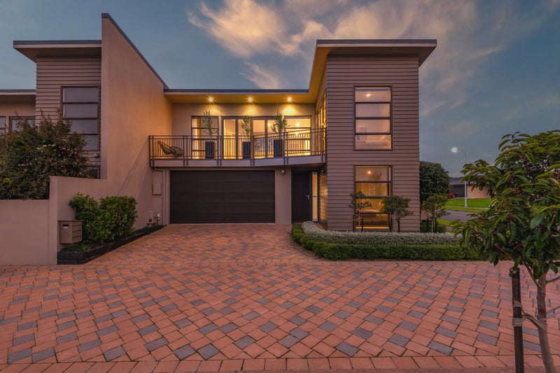 28 Balrickard Way, Milson, Palmerston North - Carousel 1