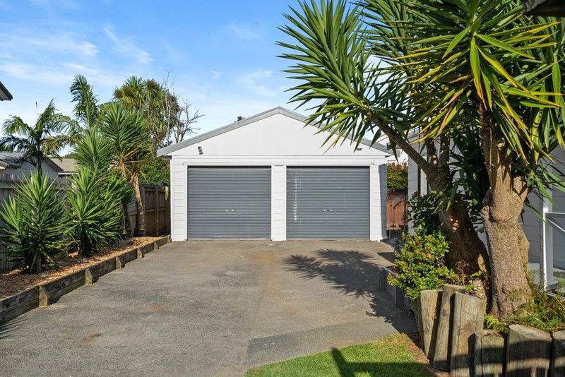 2/4 Laurie Avenue, Papakura, Papakura - Carousel 13