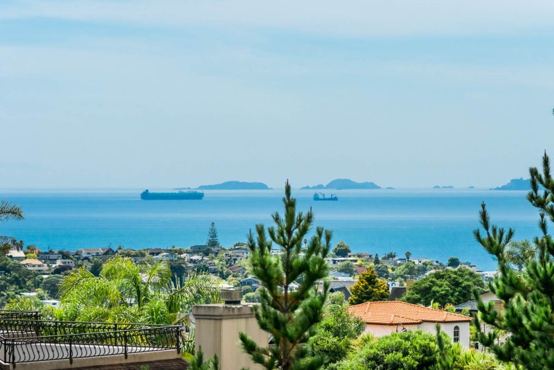97 Penguin Drive, Murrays Bay, Auckland - Carousel 2