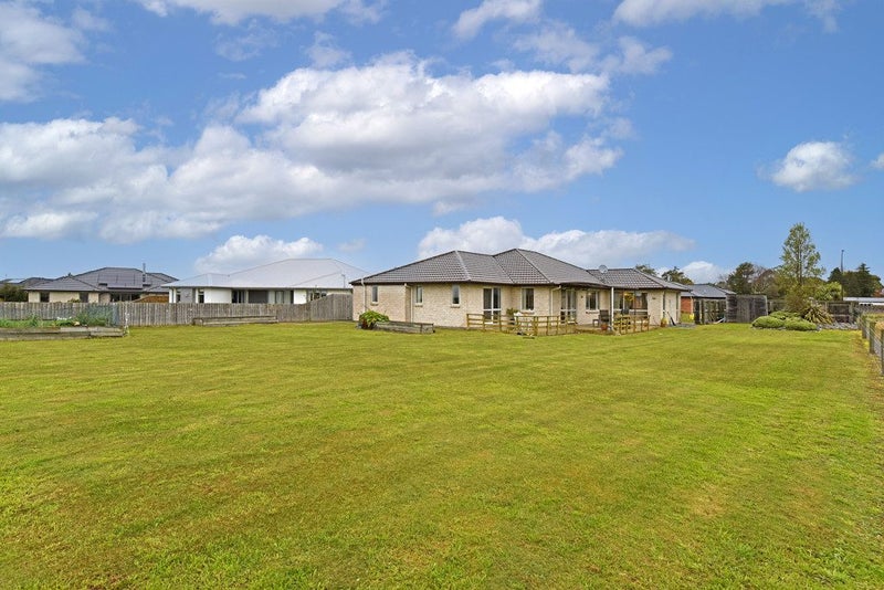 4 Reeds Road, Darfield, Darfield - Carousel 2