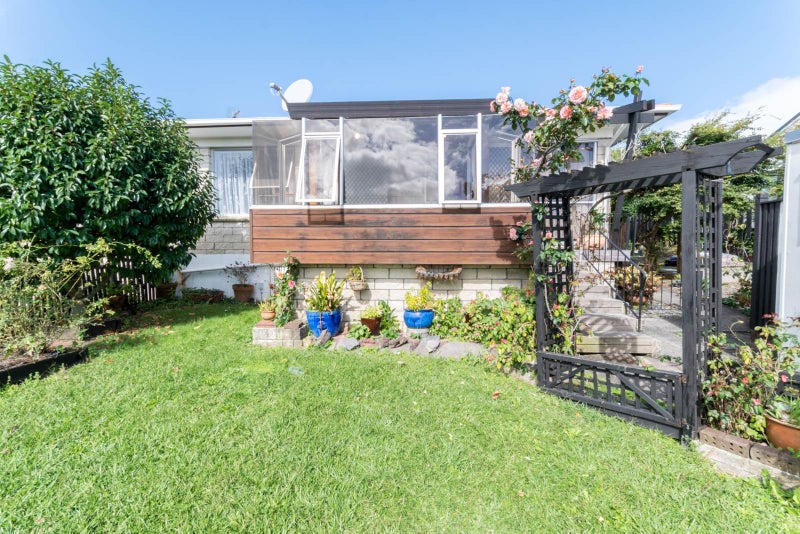 1/4 Dalwhinnie Parade, Highland Park, Auckland - Carousel 1