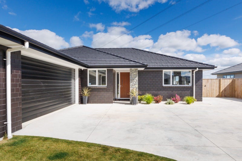 47 Atlantic Drive, Fitzherbert, Palmerston North - Carousel 2