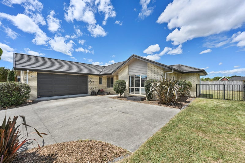 11 Trauzer Place, Flagstaff, Hamilton - Carousel 1