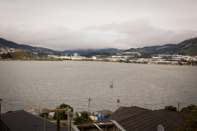 15 Gloaming Hill, Titahi Bay, Porirua - Carousel 1