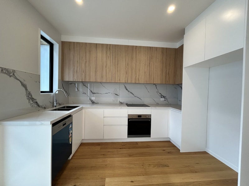 13/32 Karori Crescent, Orakei, Auckland - Carousel 2