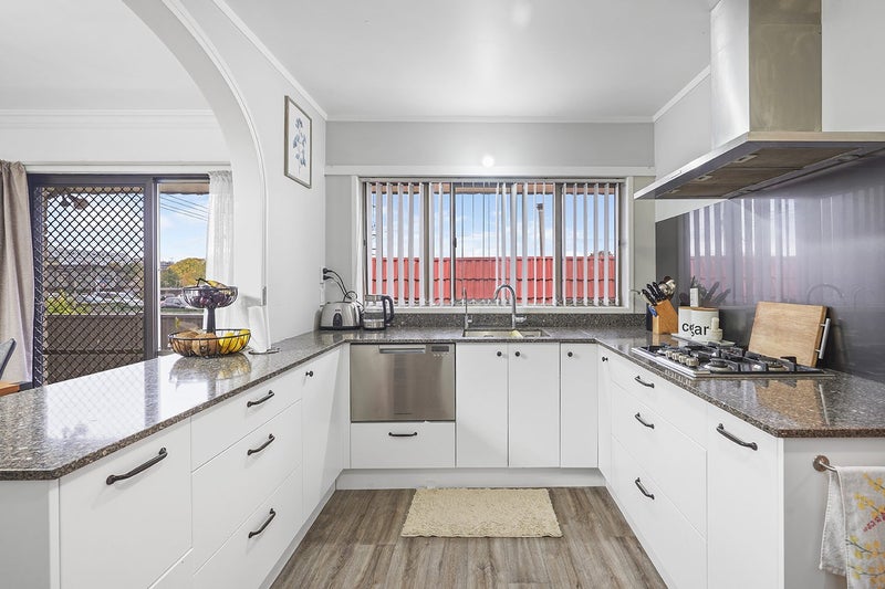 1 Mahoe Street, Melville, Hamilton - Carousel 2