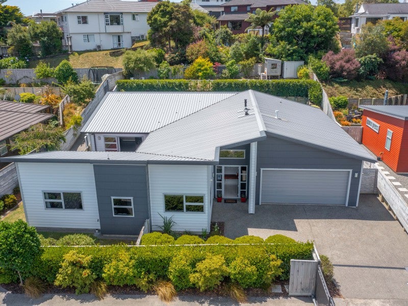 26 Flotilla Place, Whitby, Porirua - Carousel 1