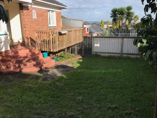 6 Herd Road, Hillsborough, Auckland - Carousel 2