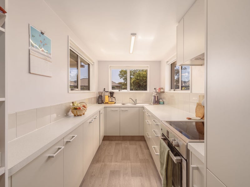 6 Laing Crescent, Heathcote Valley, Christchurch - Carousel 2