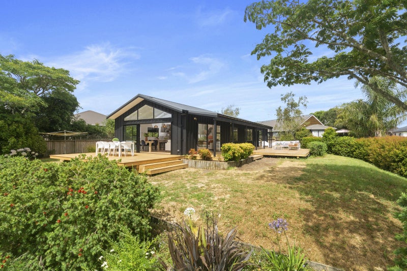 18 Rheingold Place, Huapai, Kumeu - Carousel 1