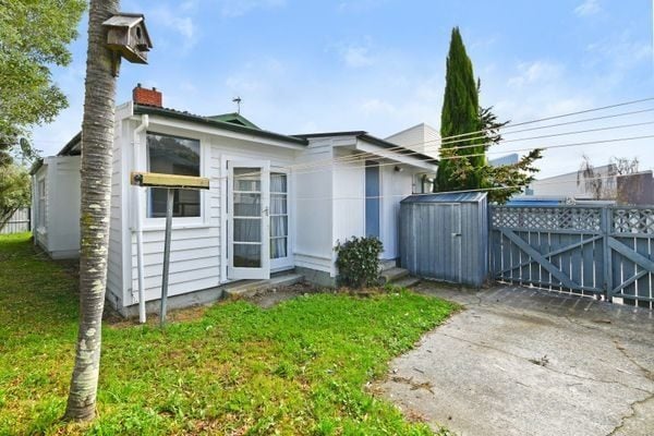 1/12 Awamutu Grove, Waiwhetu, Lower Hutt - Carousel 18