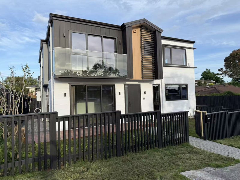 21 Voltaire Court, Botany Downs, Auckland - Carousel 2