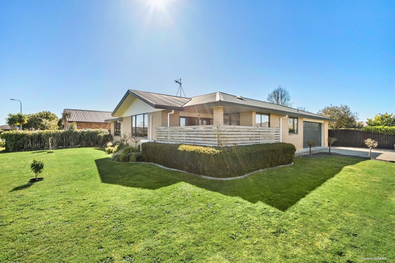 1 Ada Place, Fairview Downs, Hamilton - Carousel 1