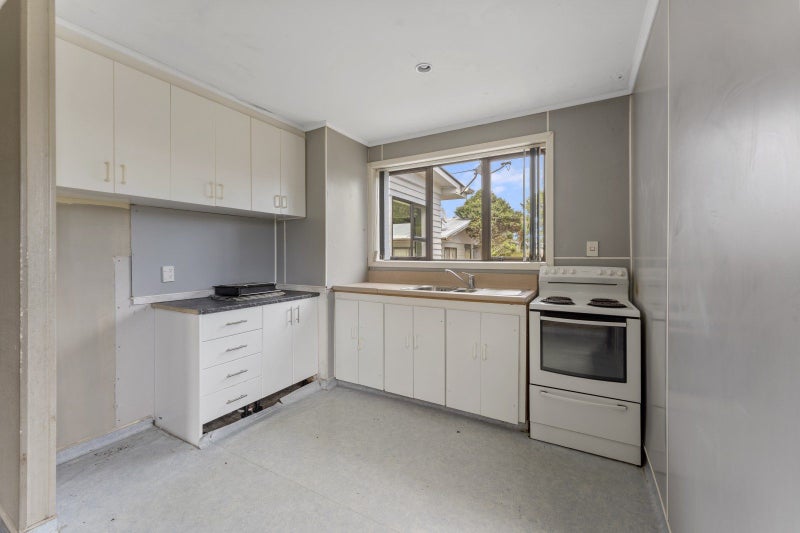 2 Gibson Crescent, Naenae, Lower Hutt - Carousel 22