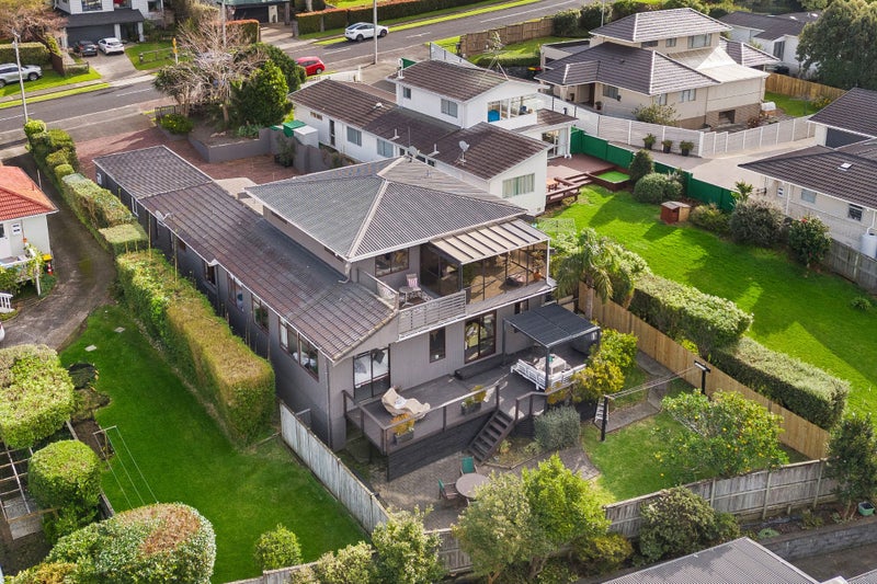 32 Churchill Road, Cockle Bay, Auckland - Carousel 1