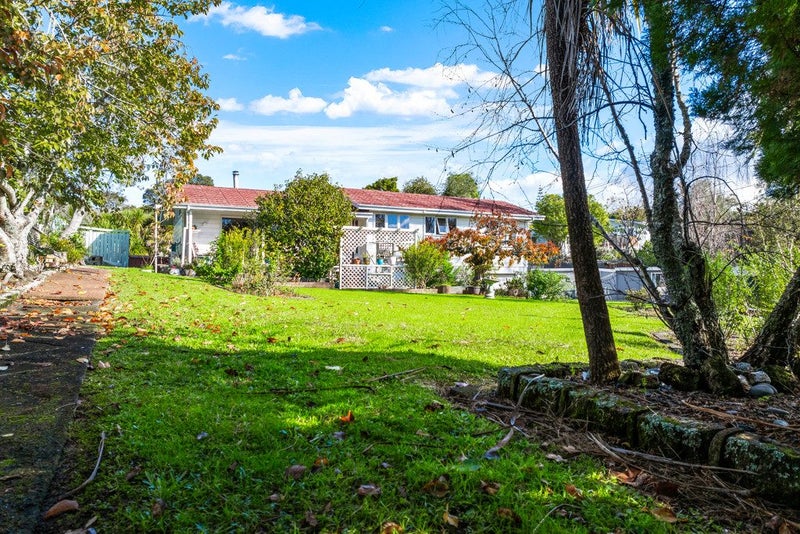 24 Dundee Place, Blockhouse Bay, Auckland - Carousel 21