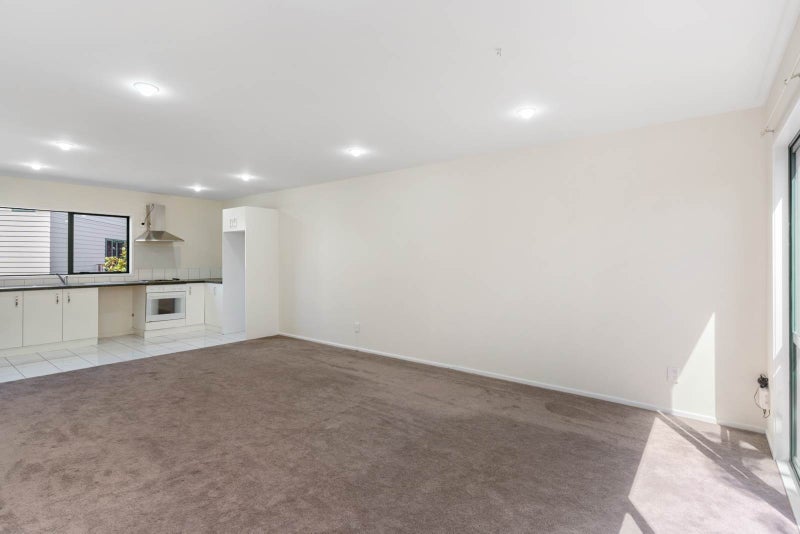 10/1 Briar Way, New Lynn, Auckland - Carousel 2