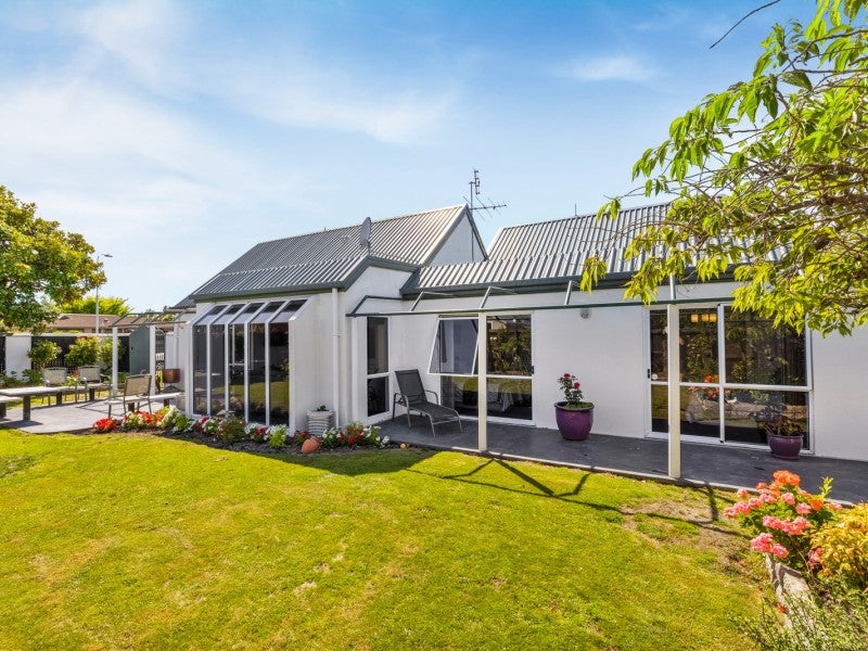 70 Regency Crescent, Redwood, Christchurch - Carousel 1