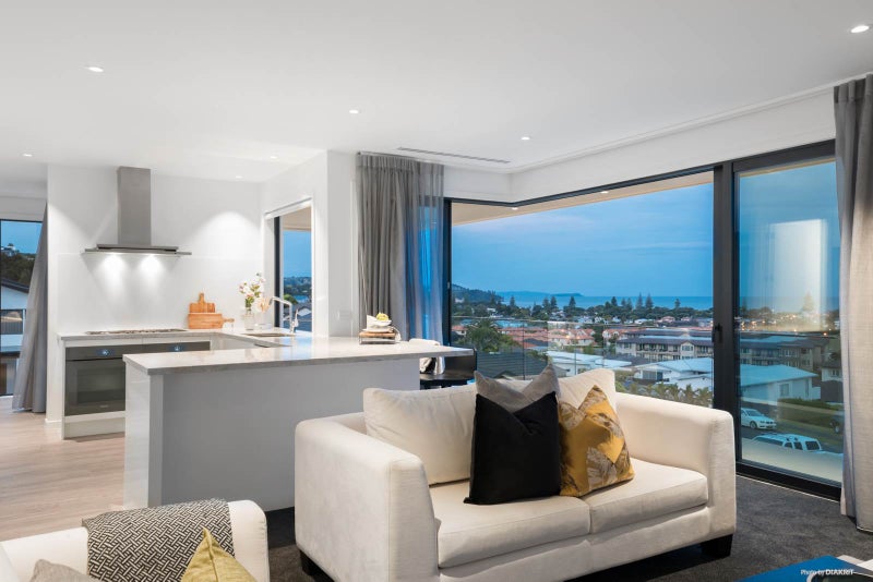 55 The Ritz, Orewa, Orewa - Carousel 2