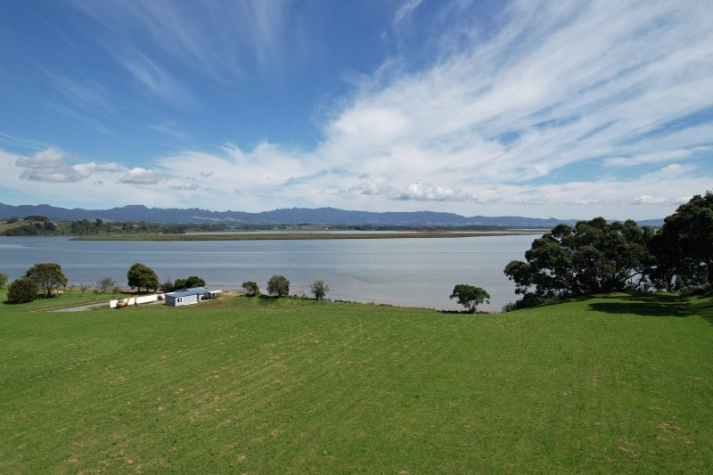 275 Pahoia Road, WHAKAMARAMA - Carousel 17