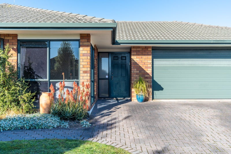 281 Grandview Road, Western Heights, Hamilton - Carousel 2